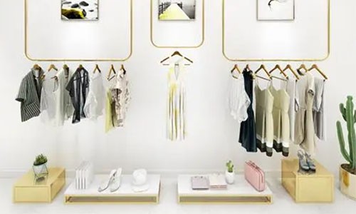 如何在服装连锁实体店运营中实施有效的促销策略？