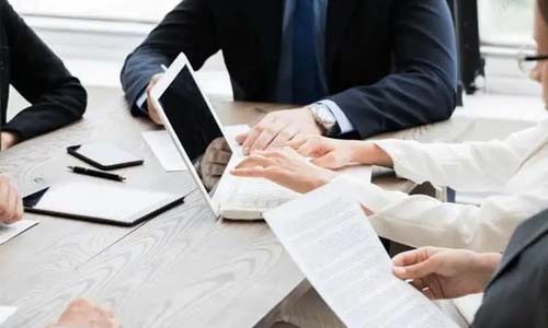 如何构建一个高效且易于扩展的多商户商城系统？